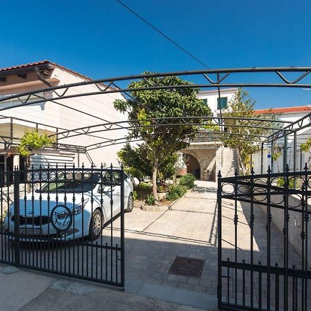 Holiday Home Mari - Modern Holiday House Close To Sea Punat Exterior photo
